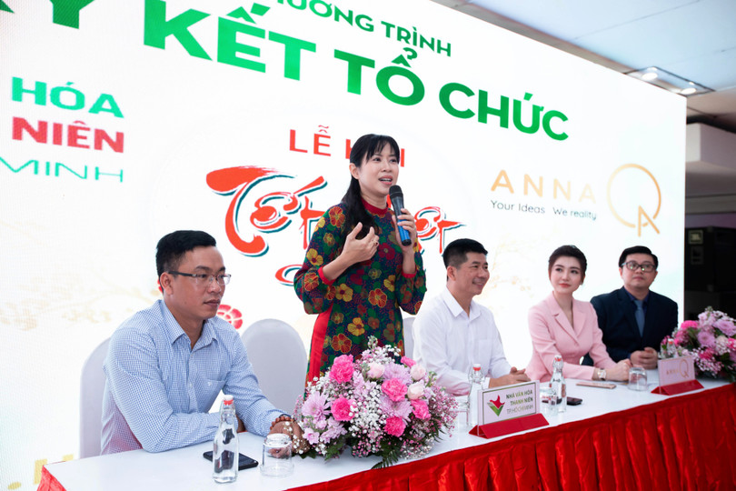 Bà Quỳnh Hoa - Phó Giám đốc Nhà văn hóa Thanh Niên Bà Quỳnh Hoa - Phó Giám đốc Nhà văn hóa Thanh Niên