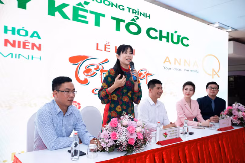 Bà Quỳnh Hoa - Phó Giám đốc Nhà văn hóa Thanh Niên