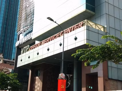 Việc đặt trụ sở tại VTP Office Service Center và dàn lãnh đạo gốc Hoa khiến Alpha King được đồn đoán thuộc hệ sinh thái Vạn Thịnh Phát. Nhưng...