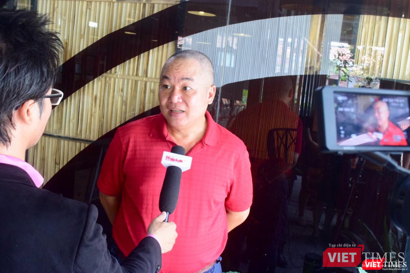 "Việc phải nhảy vào dòng chảy chuyển đối số là tất yếu. Nếu vì sợ mà không nhảy xuống nước, sẽ chẳng bao giờ biết bơi.." - Ông Phí Anh Tuấn so sánh.