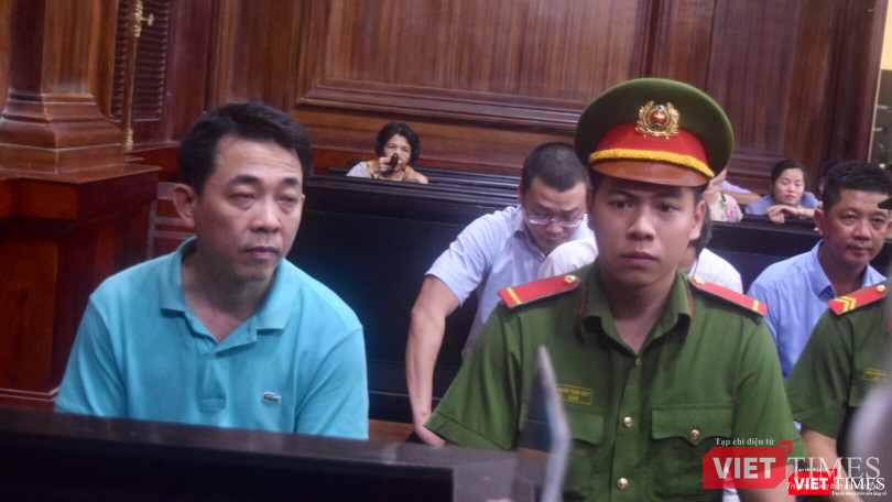 Bị cáo Nguyễn Minh Hùng gầy hơn và già đi nhiều so với hai năm trước