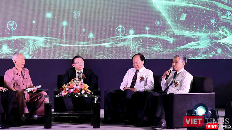 Ông Nguyễn Minh Hồng - Chủ tịch Hội Truyền thông số Việt Nam phát biểu trong phần tọa đàm Ông Nguyễn Minh Hồng - Chủ tịch Hội Truyền thông số Việt Nam phát biểu trong phần tọa đàm