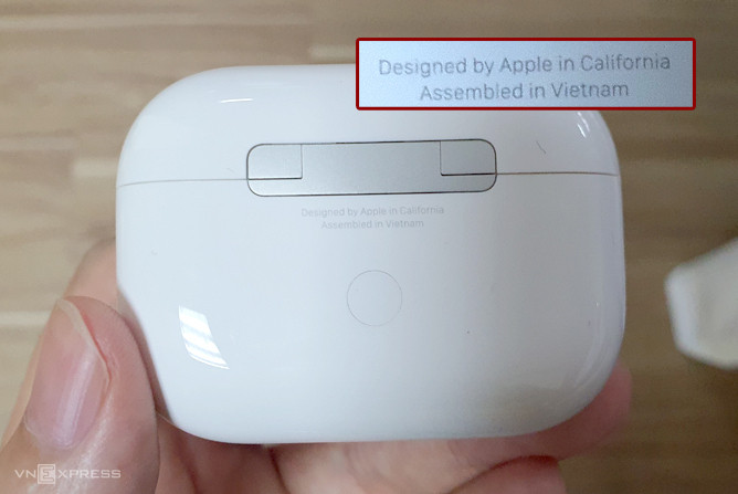 Một số mẫu AirPods Pro mới đã được sản xuất tại Việt Nam. Ảnh: Huy Nguyễn