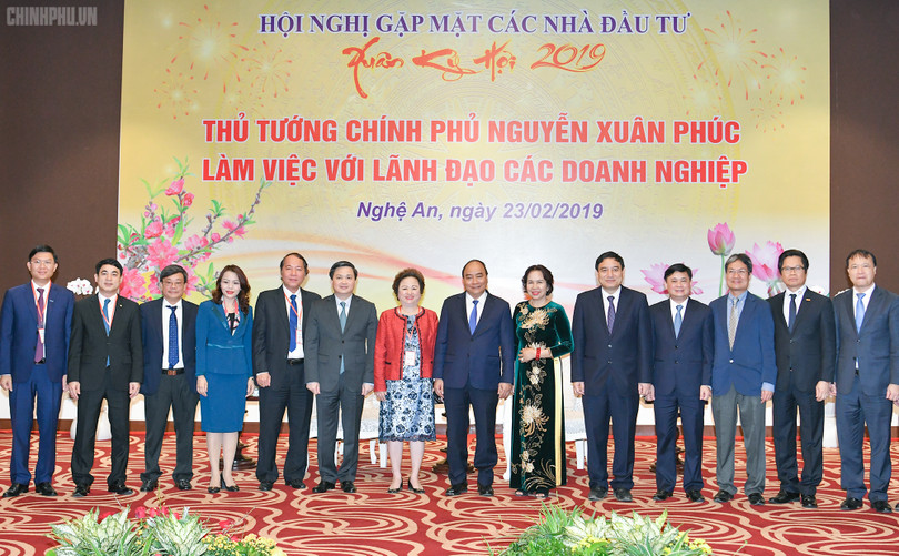 Thủ tướng gặp gỡ lãnh đạo các tập đoàn kinh tế lớn của Việt Nam tại Hội nghị. (Ảnh: VGP)