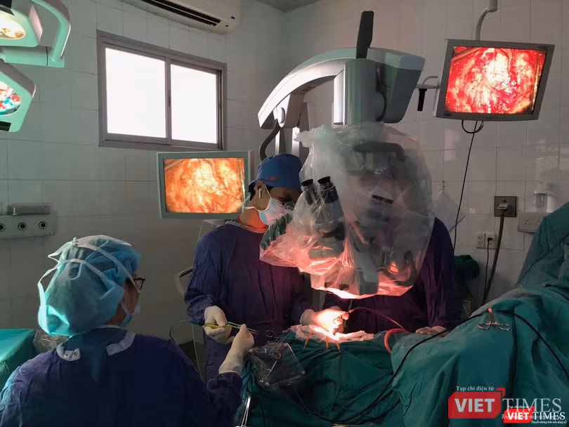 Ca phẫu thuật cấp cứu ở BV Việt Đức.