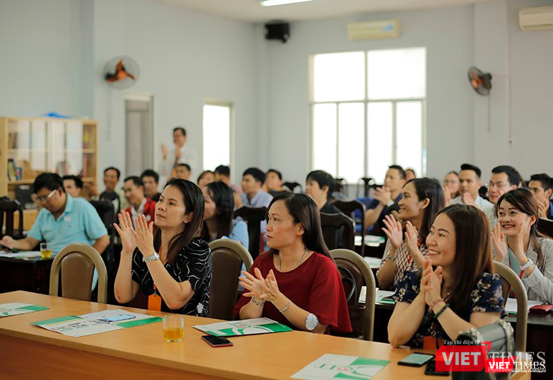 Cộng đồng doanh nghiệp TP.HCM hào hứng lắng nghe những phân tích về triển vọng kinh tế và dự báo xu thế từ các chuyên gia