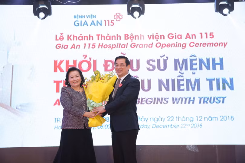 Bệnh viện Gia An 115 là tâm huyết và nỗ lực không ngừng nghỉ của Bà Trần Thị Lâm - Chủ tịch Tập đoàn Hoa Lâm. Bệnh viện Gia An 115 là tâm huyết và nỗ lực không ngừng nghỉ của Bà Trần Thị Lâm - Chủ tịch Tập đoàn Hoa Lâm.
