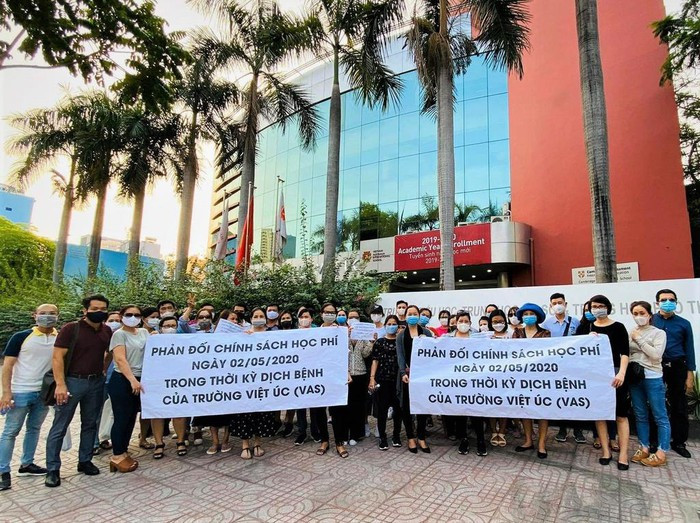 Phụ huynh trường Việt Úc yêu cầu gặp đại diện nhà trường để đàm phán (Ảnh: PH) Phụ huynh trường Việt Úc yêu cầu gặp đại diện nhà trường để đàm phán (Ảnh: PH)