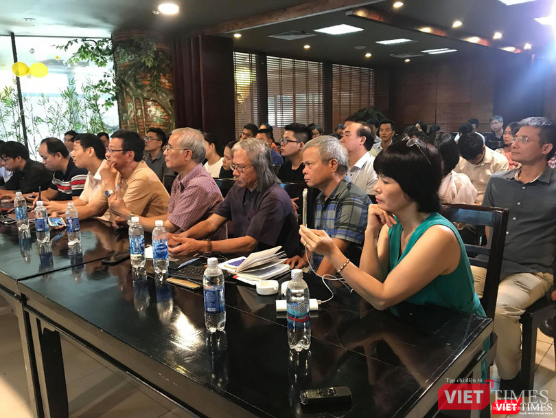 Quang cảnh buổi sinh hoạt chuyên đề. Quang cảnh buổi sinh hoạt chuyên đề.