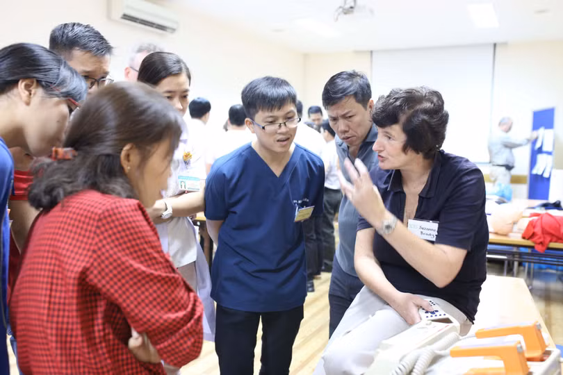 Các bác sĩ Nhi Đồng 1 thực hành cùng chuyên gia hàng đầu đến từ Úc Các bác sĩ Nhi Đồng 1 thực hành cùng chuyên gia hàng đầu đến từ Úc