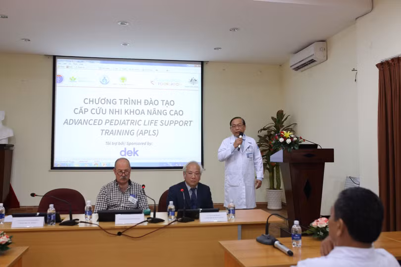 PGS.TS Nguyễn Thanh Hùng, Giám đốc Bệnh viện Nhi Đồng 1 phát biểu PGS.TS Nguyễn Thanh Hùng, Giám đốc Bệnh viện Nhi Đồng 1 phát biểu