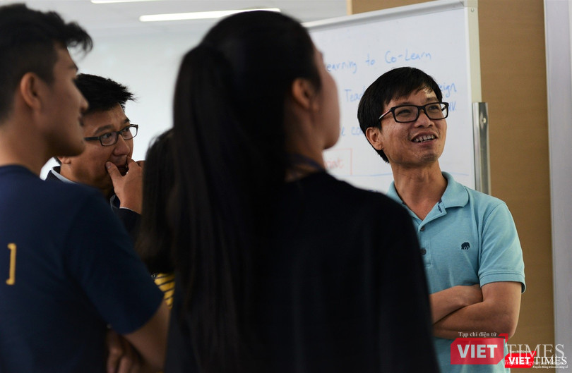 ...Nhưng đó chính là TS. Lê Viết Quốc - nhà khoa học AI lừng danh trong giới công nghệ!