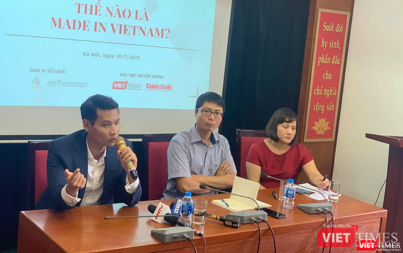 Các diễn giả phát biểu tại tọa đàm Thế nào là Made in Vietnam? (Ảnh: VT)