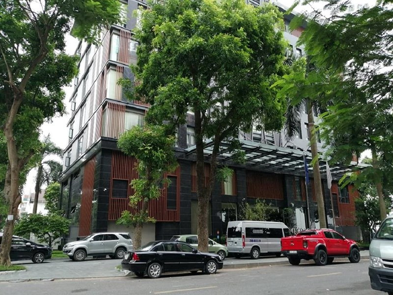 Trụ sở tập đoàn Mường Thanh chiều 10-7. (Ảnh: PLO) Trụ sở tập đoàn Mường Thanh chiều 10-7. (Ảnh: PLO)