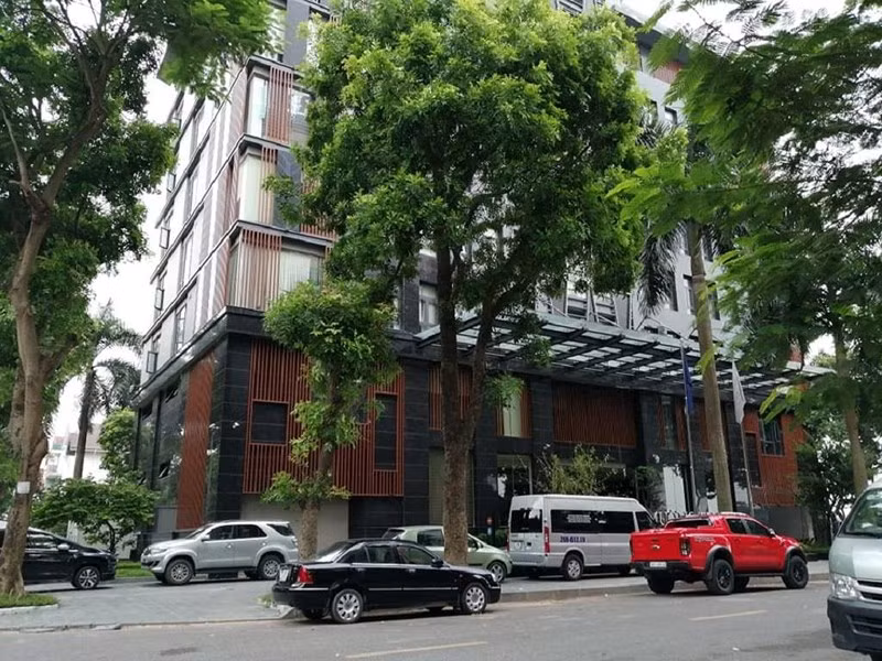 Trụ sở tập đoàn Mường Thanh chiều 10-7. (Ảnh: PLO)