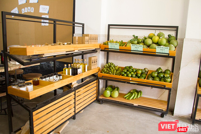 Sau khi ổn định vùng nguyên liệu sạch, One4One đã phát triển nhiều cửa hàng bán lẻ các sản phẩm tinh khiết từ vườn sinh thái trên địa bàn TP.HCM