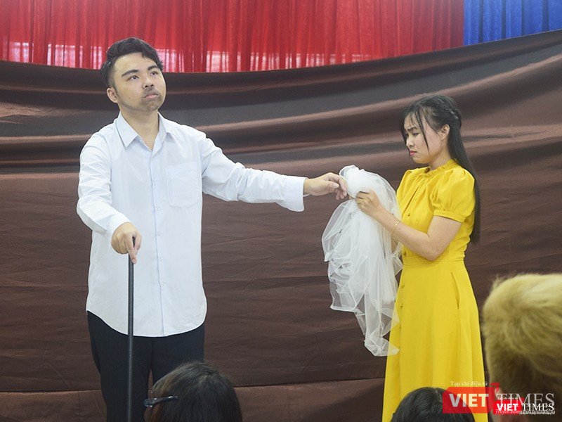 Giây phút xúc động Jane Eyre và Edward Rochester bất ngờ trùng phùng Giây phút xúc động Jane Eyre và Edward Rochester bất ngờ trùng phùng