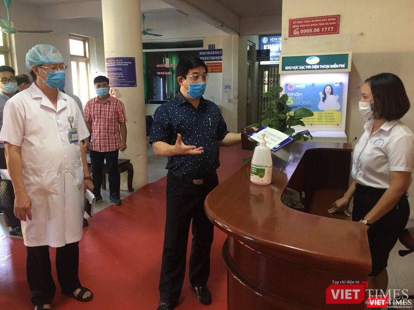 "Các cán bộ y tế là những người không thể thay thế trong cuộc chiến chống COVID-19, nên các BV phải hết sức cảnh giác và tập trung chống dịch”, PGS.TS Lương Ngọc Khuê lưu ý (Ảnh: BYT)