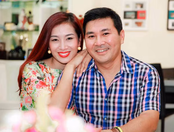 Vợ chồng doanh nhân Nguyễn Hoài Nam - Nguyễn Thị Thu Hương. Vợ chồng doanh nhân Nguyễn Hoài Nam - Nguyễn Thị Thu Hương.