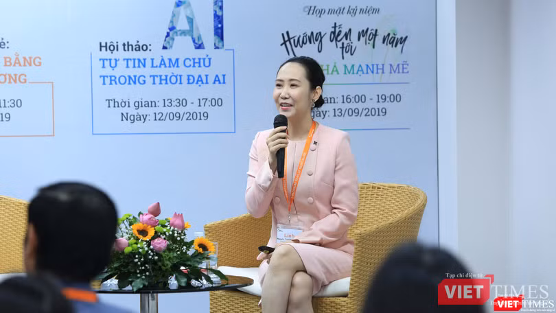 Bà Nguyễn Trịnh Khánh Linh tại cuộc trao đổi 