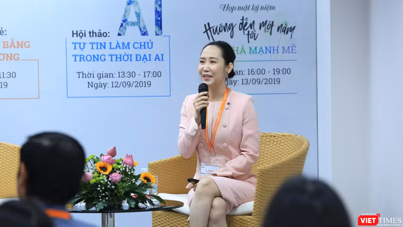 Bà Nguyễn Trịnh Khánh Linh cho rằng doanh nghiệp thời 4.0 gặp nhiều thách thức Bà Nguyễn Trịnh Khánh Linh tại cuộc trao đổi