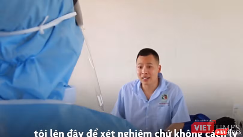 Vũ Khắc Tiệp phản ứng ồn ào về chuyện bị đưa đi cách ly (Ảnh chụp lại màn hình video đã đăng tải trên Zing)