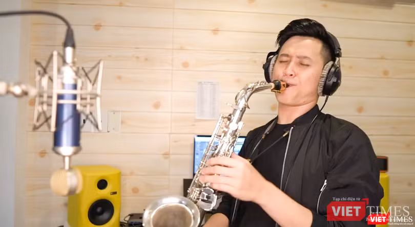 Saxphone Hoàng Thi