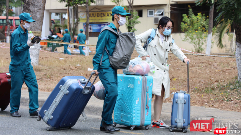 Hơn 6.300 người hoàn tất thời gian cách ly tập trung, trở về nhà (Ảnh: Đình Nguyên)