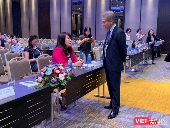 "Đây là thời điểm mà các nhóm cổ đông và nội bộ ban lãnh đạo ngân hàng nên đoàn kết, thống nhất, chung sức chung lòng vì sự phát triển chung của Eximbank"