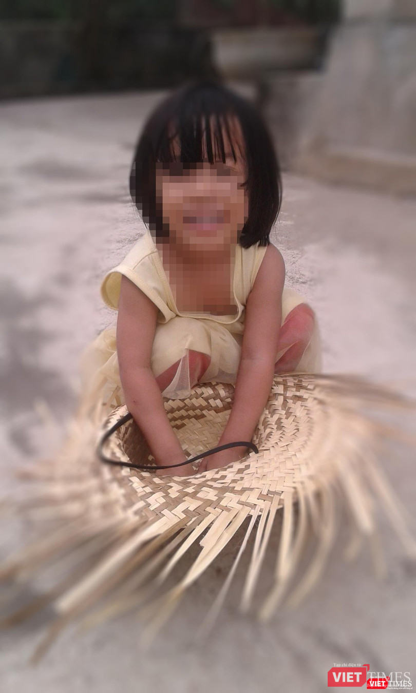 Gia đình bé gái 3 tuổi Phạm Ngọc L đau đớn tiếc nuối vì con gái đã bị cướp mất chuỗi ngày vui vẻ vô tư khỏe mạnh lúc trước Gia đình bé gái 3 tuổi Phạm Ngọc L đau đớn tiếc nuối vì con gái đã bị cướp mất chuỗi ngày vui vẻ vô tư khỏe mạnh lúc trước