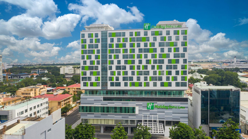 Holiday Inn & Suites Saigon Airport tọa lạc tại số 18E, đường Cộng Hòa, quận Tân Bình, Tp. HCM.