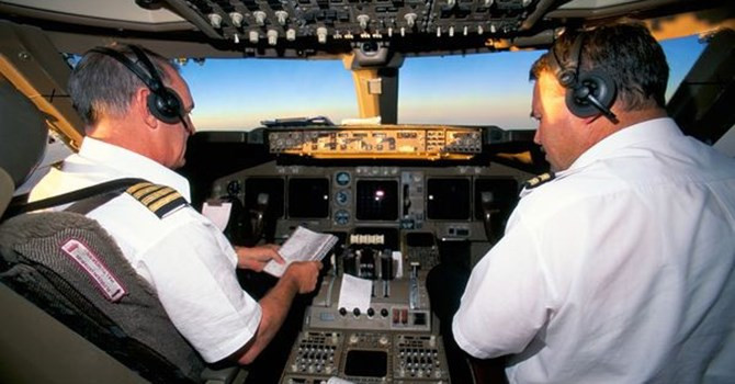 Phi công không cần có sức khỏe hơn người, nhưng phải có một cơ thể hoàn hảo (Ảnh minh họa)