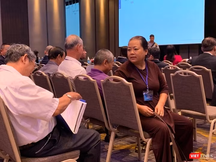 Cổ đông cười chua chát trước thực tế ở Eximbank... Cổ đông cười chua chát trước thực tế ở Eximbank...