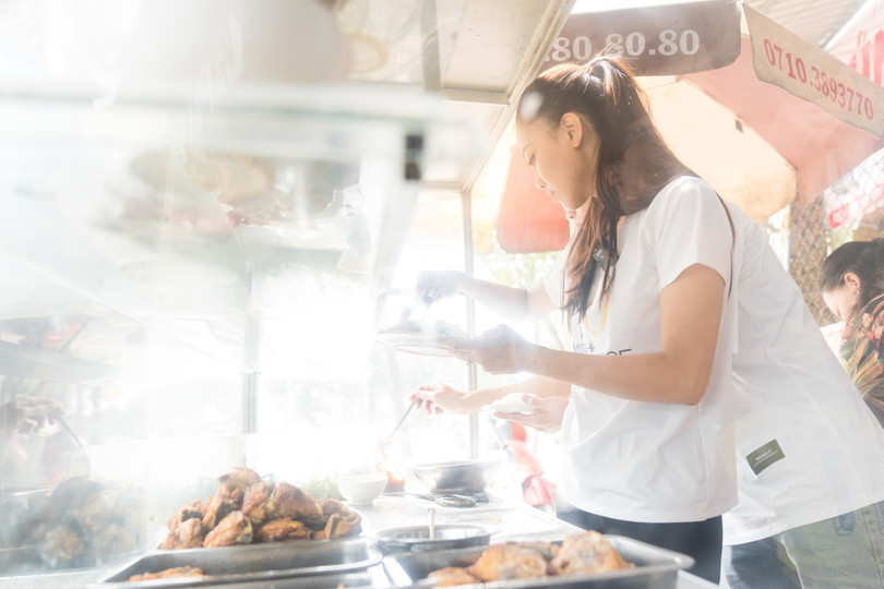 Quán cơm nhỏ là nơi Kim Duyên vẫn tới làm việc sau giờ học