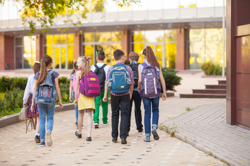 Trẻ sẽ được được thụ hưởng môi trường giáo dục chuẩn quốc tế với hệ thống trường liên cấp tại phân khu The Valencia mà không phải đi xa.