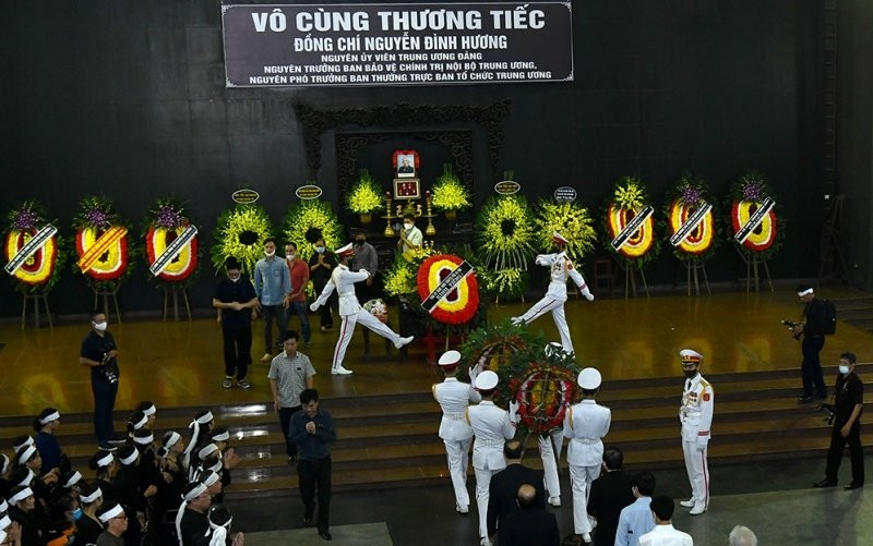 Cử hành trọng thể lễ tang đồng chí Nguyễn Đình Hương