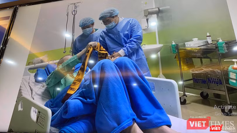 Cục trưởng Khuê trò chuyện với bệnh nhân 91 chiều 16/6 