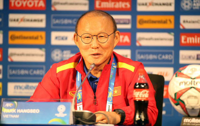 HLV Park Hang Seo tại buổi họp báo - Ảnh: N.K (Tuổi trẻ)