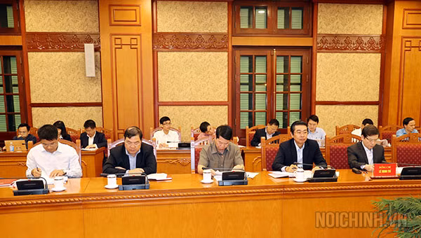 Các đồng chí tham dự Cuộc họp