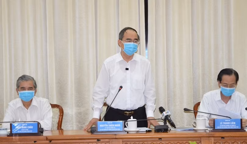 Bí thư thành ủy Nguyễn Thiện Nhân chỉ đạo tại cuộc họp (Ảnh: TTBC) 