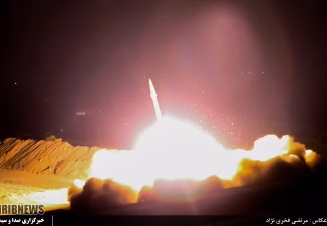 Iran phóng tên lửa đạn đạo tấn công IS