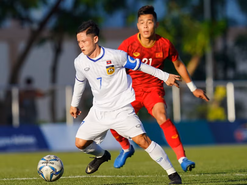Tiền đạo Soukaphone Vongchiengkham được mệnh danh"Messi Lào"