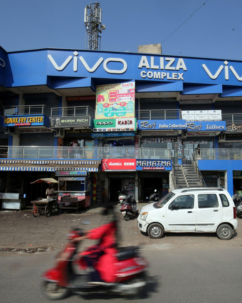 Cửa hàng Vivo ở Ấn Độ cũng bị tố trốn đóng khoản thuế 7,8 tỉ USD. Ảnh: Reuters