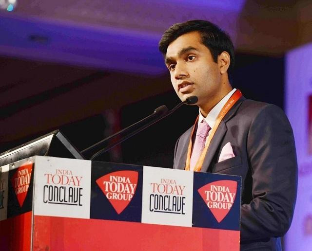 Karan Adani là người thừa kế thừa đế chế Adani Group. Ảnh: @AdaniKaran/Twitter