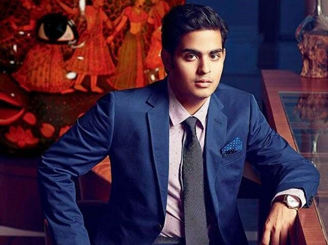 Akash Ambani, con trai tỷ phú Mukesh Ambani. Ảnh: Men XP