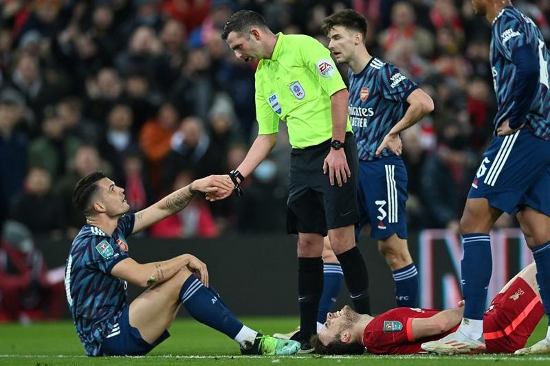 FA điều tra cầu thủ Arsenal vì nghi vấn bán độ