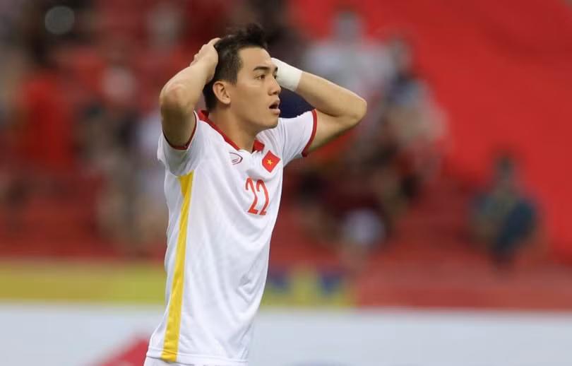 Tiến Linh là ca mắc COVID-19 thứ 3 của tuyển Việt Nam Tiến Linh là ca mắc COVID-19 thứ 3 của tuyển Việt Nam