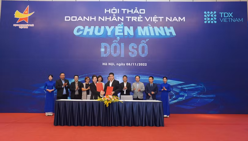 Hội thảo Doanh nhân Trẻ Việt Nam chủ đề "Chuyển mình - Đổi số"