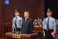 Cựu Bộ trưởng Tư pháp Đường Nhất Quân nhận án tù chung thân hôm 2/2. Ảnh: CCTV.