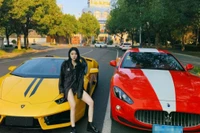 Những hành vi khoe giàu kiểu này sẽ bị cấm trên mạng. Ảnh: Sohu.